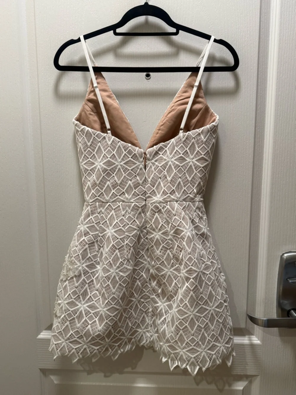 Helsi Chloe Sequin Lace Sleeveless Minidress in White floral lace Size XS NWT - Picture 4 of 5